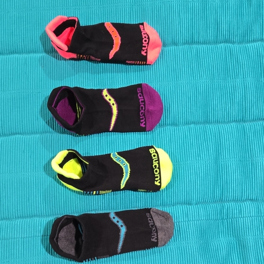 Saucony Men's Low-Cut Socks - Multi-Color Pack